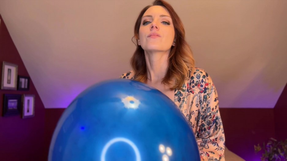 SneezeGoddess - Sneezing During a Balloon Video - XXXStreams.org